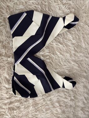 Navy light light purple White Striped top